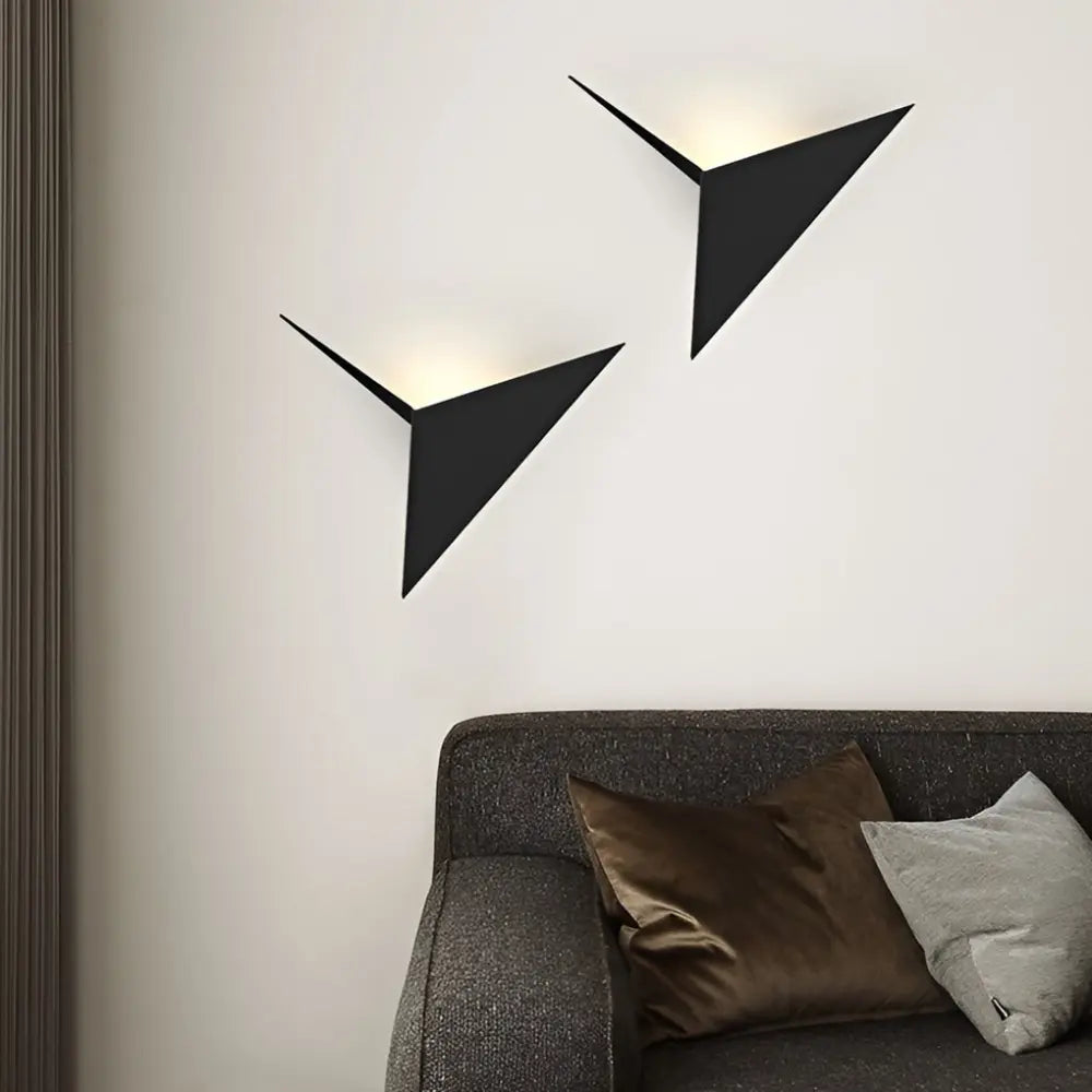 LumaZen | Zen-Inspired Triangular Outdoor LED Wall Light | Veisp