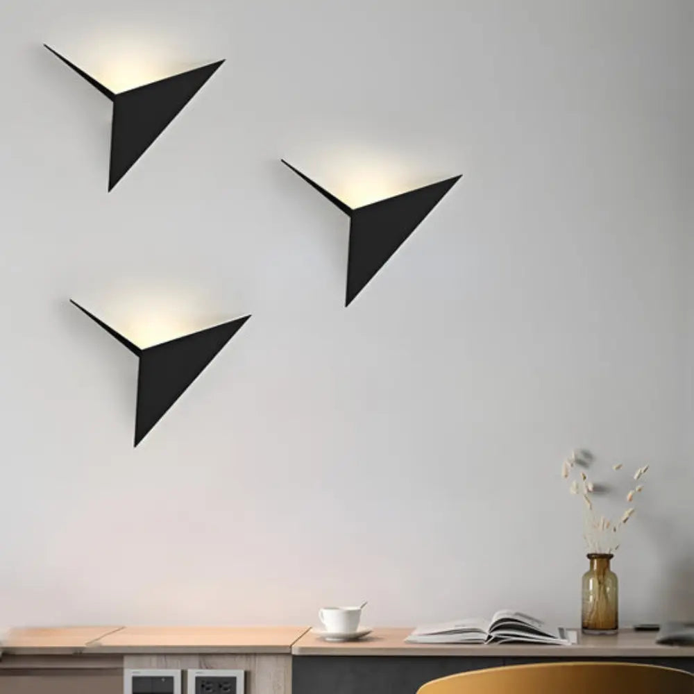 LumaZen | Zen-Inspired Triangular Outdoor LED Wall Light | Veisp