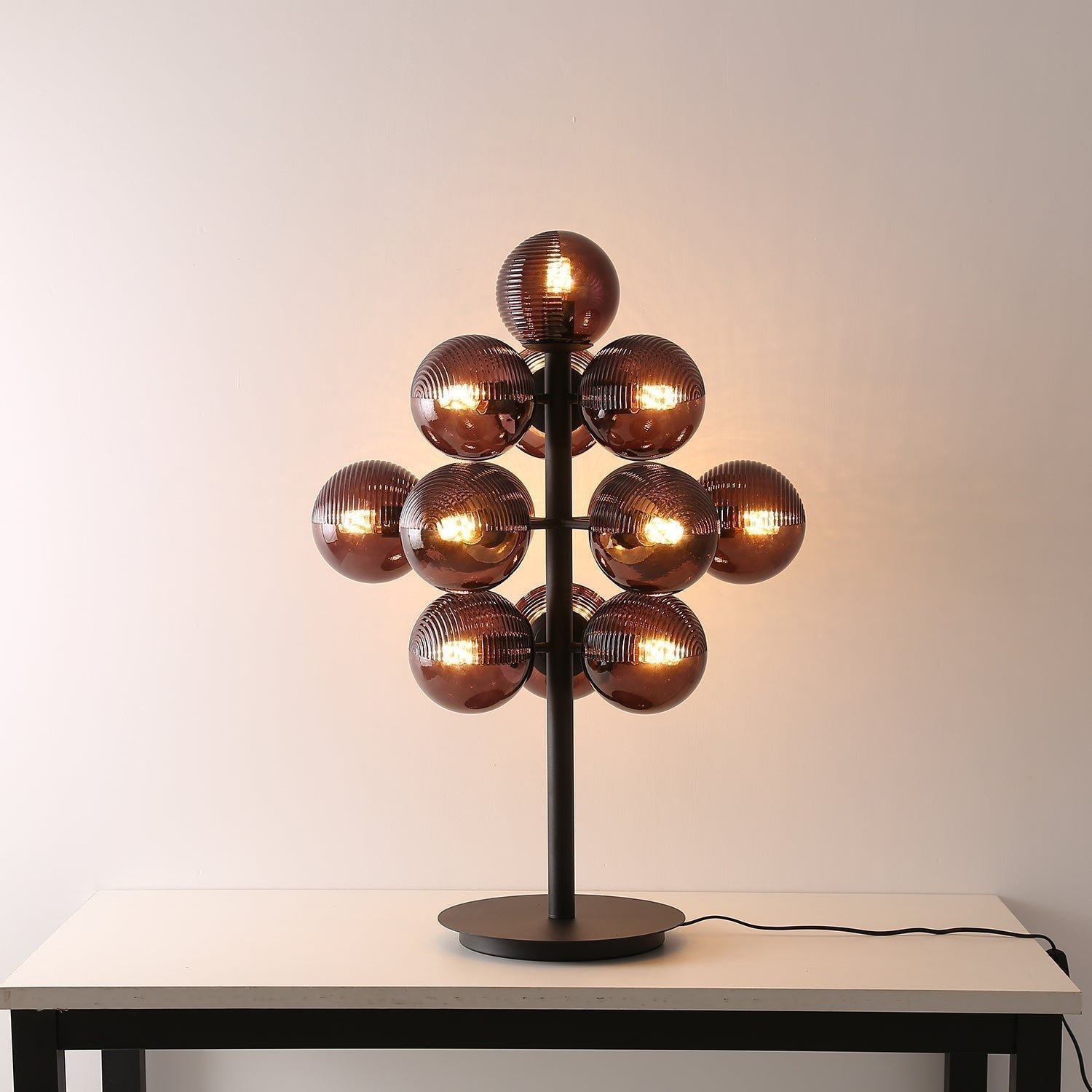 Vinora | Black Iron & Glass Grape-Inspired Table Lamp | Veisp