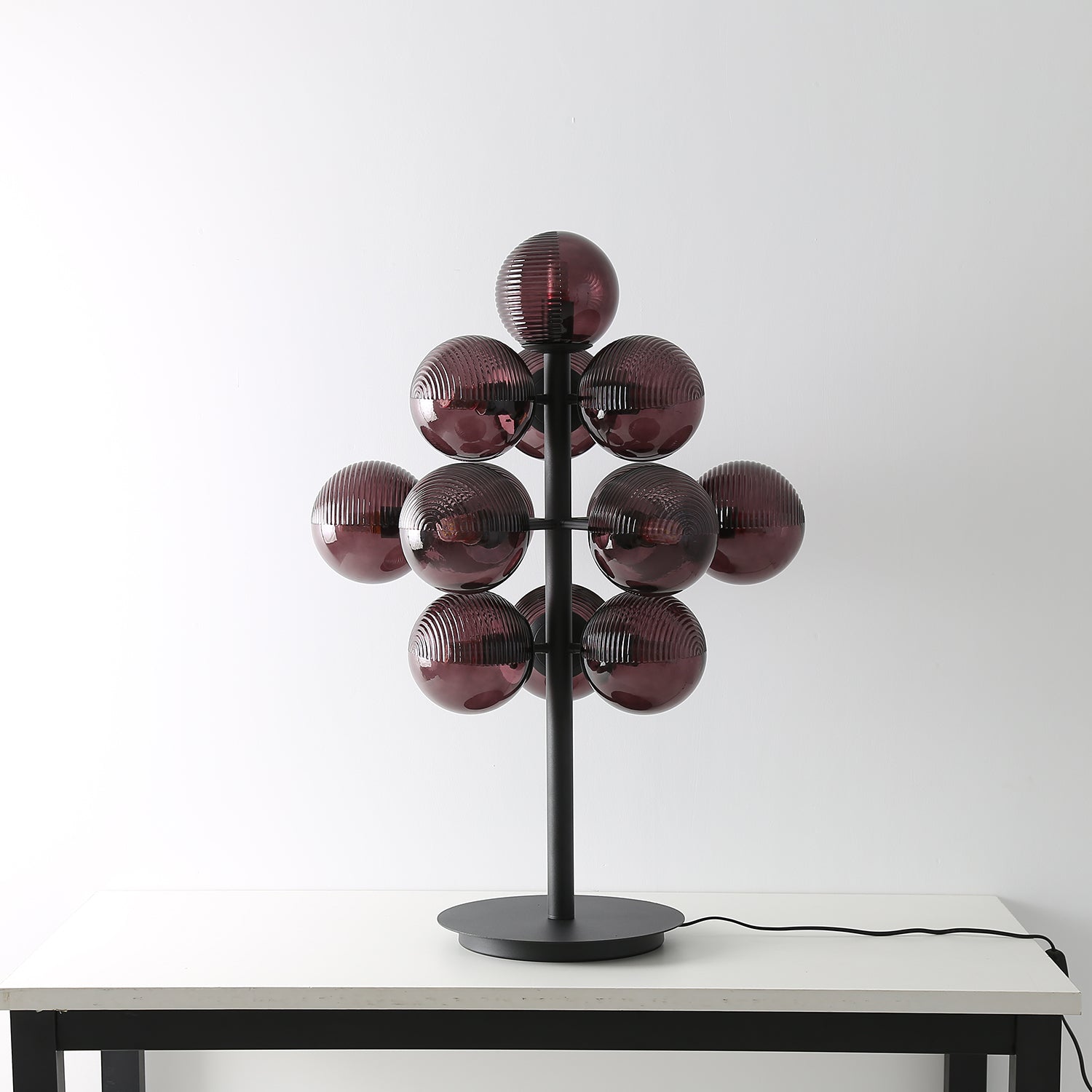 Vinora | Black Iron & Glass Grape-Inspired Table Lamp | Veisp