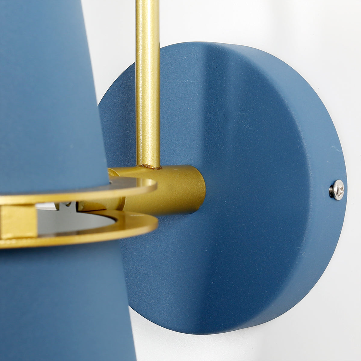 Averon | Luxe Wall Sconce For Modern Royal Interiors | Veisp