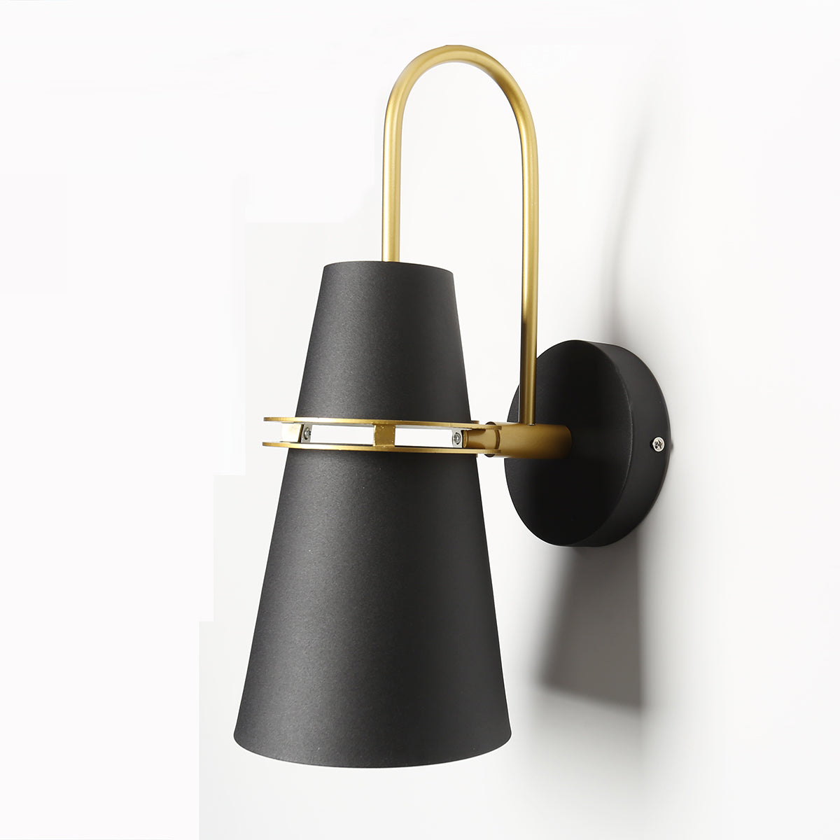 Averon | Luxe Wall Sconce For Modern Royal Interiors | Veisp