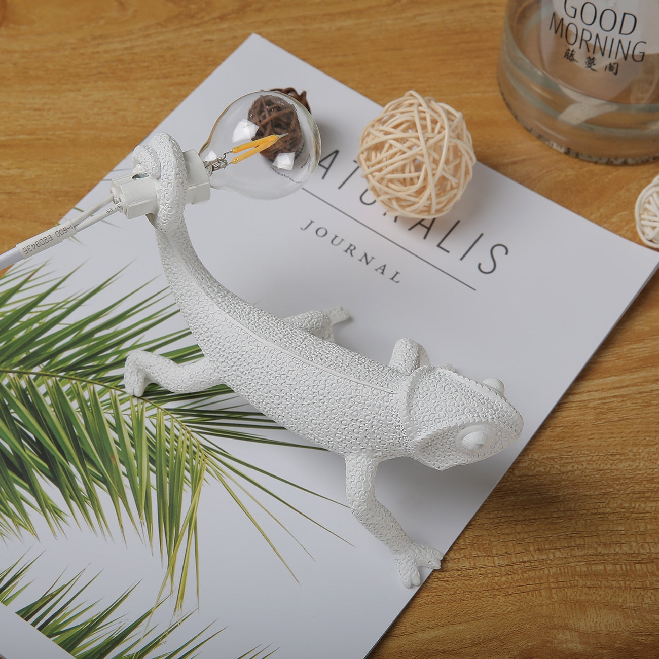 ArborLuxe Resin Lizard Table Lamp For Natural Home Decor | Veisp