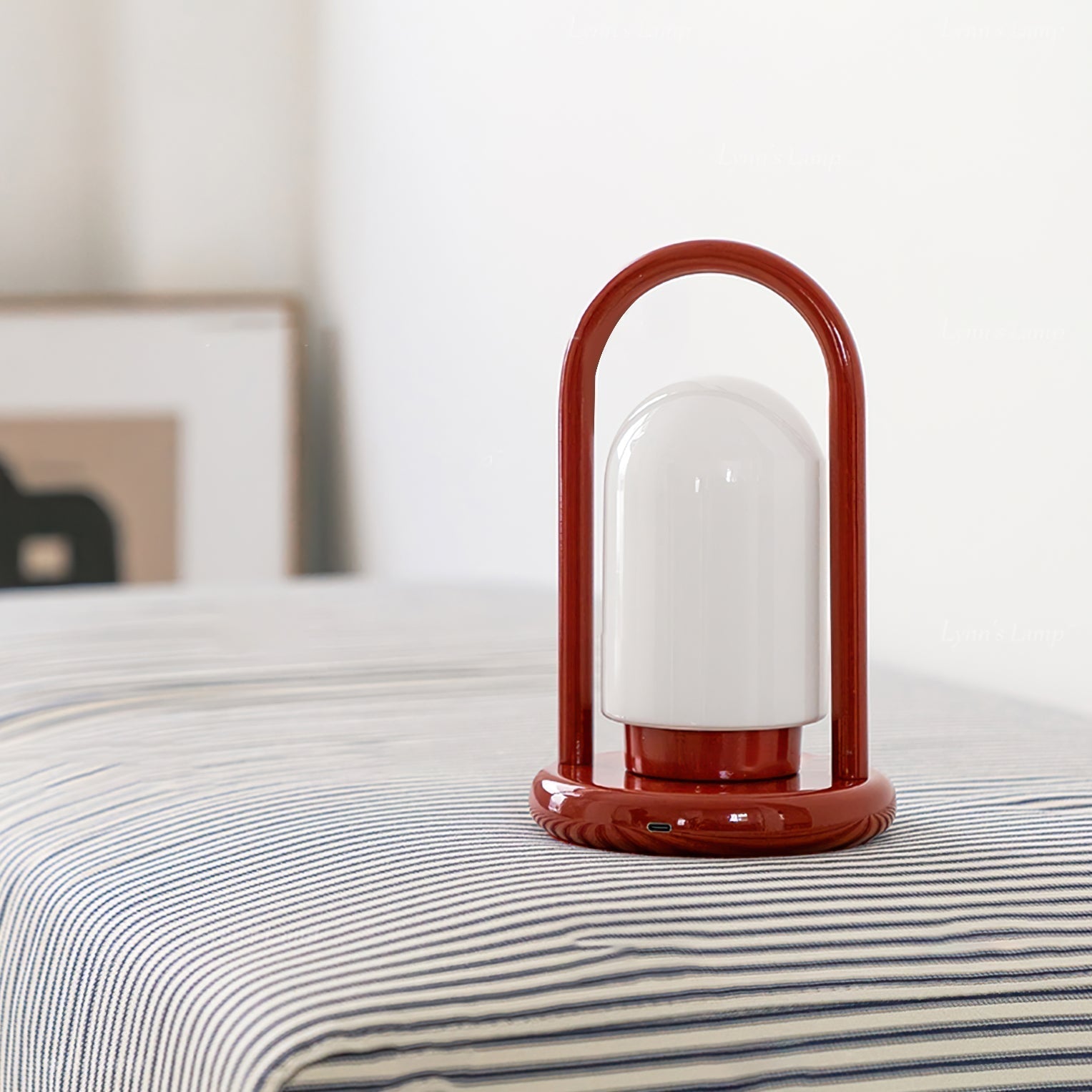 LumoKero | Compact Portable Table Lamp With Glass Shade | Veisp