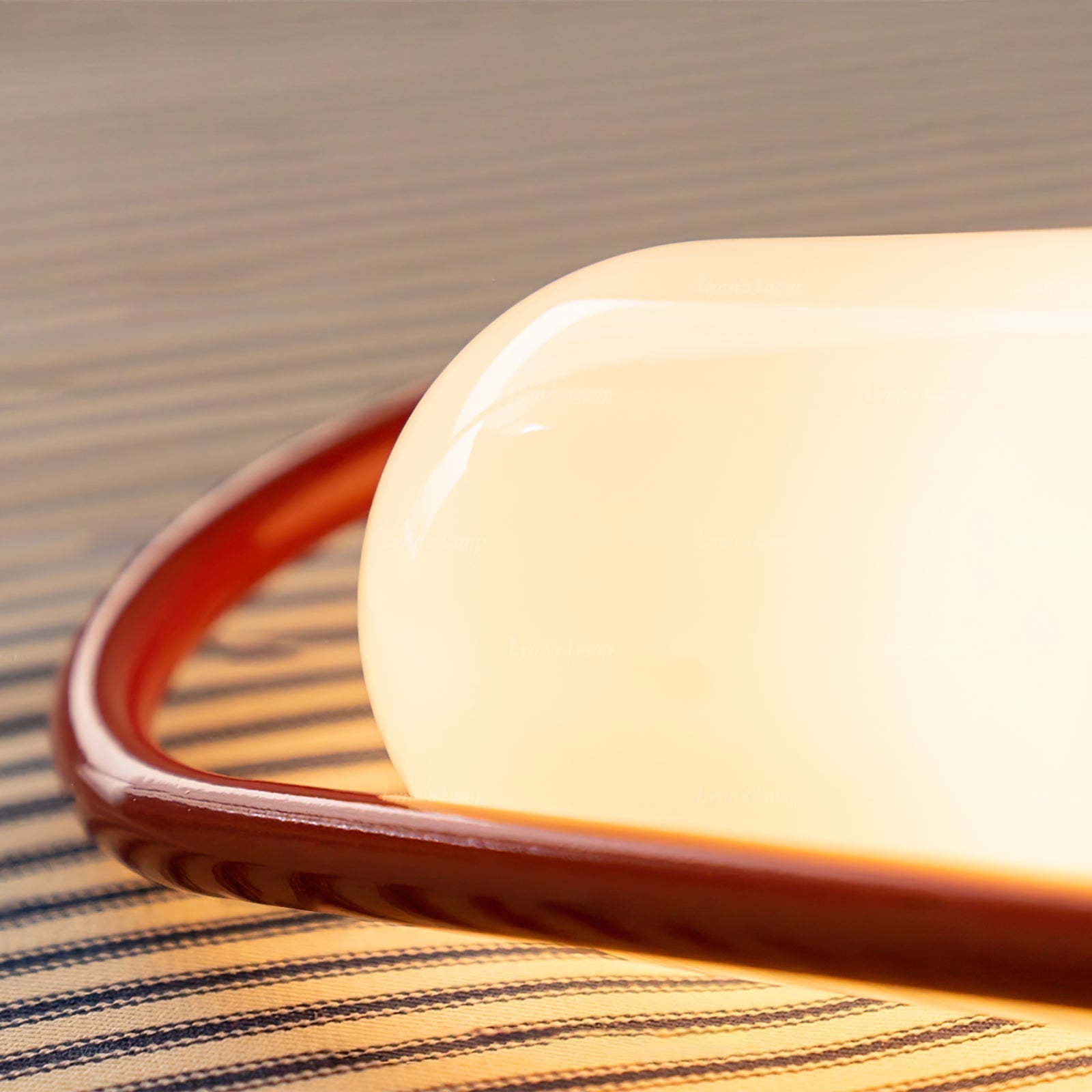 LumoKero | Compact Portable Table Lamp With Glass Shade | Veisp