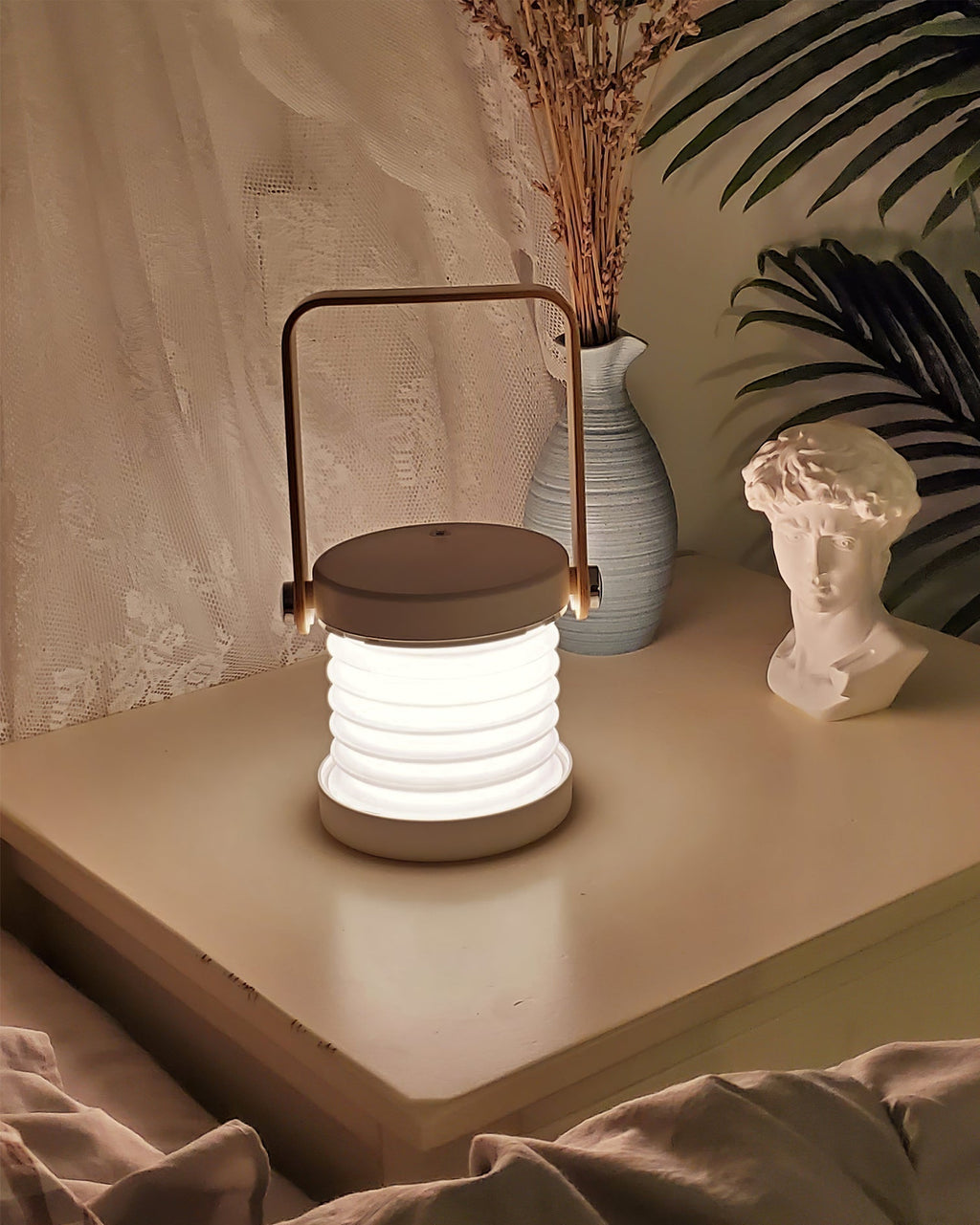 LumiHarbor Honeycomb Portable Table Lamp With Cozy Glow | Veisp