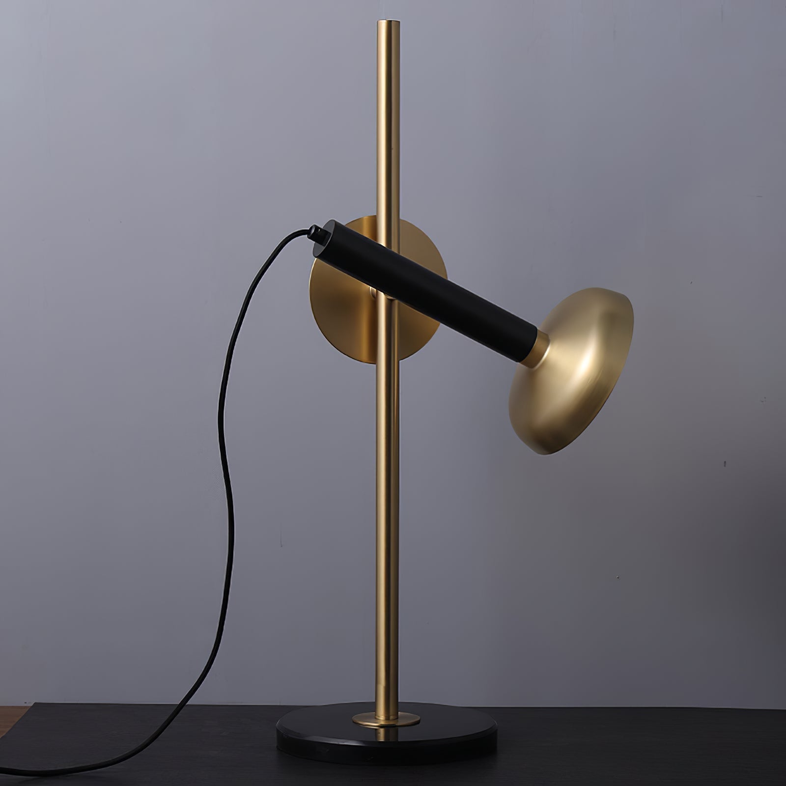 LumaSleek | LED Touch Table Lamp In Gold And Black Frame | Veisp