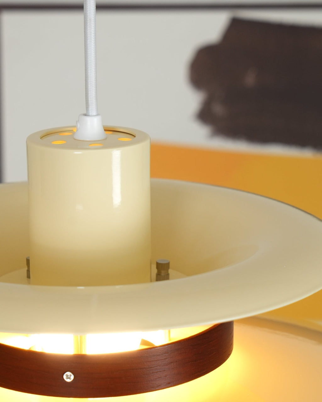 Aurelis Suspended Pendant Lamp With Warm Ambient Glow | Veisp