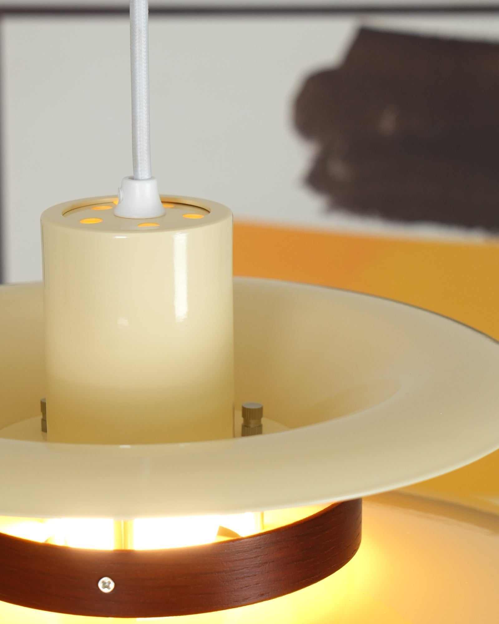 Aurelis Suspended Pendant Lamp With Warm Ambient Glow | Veisp