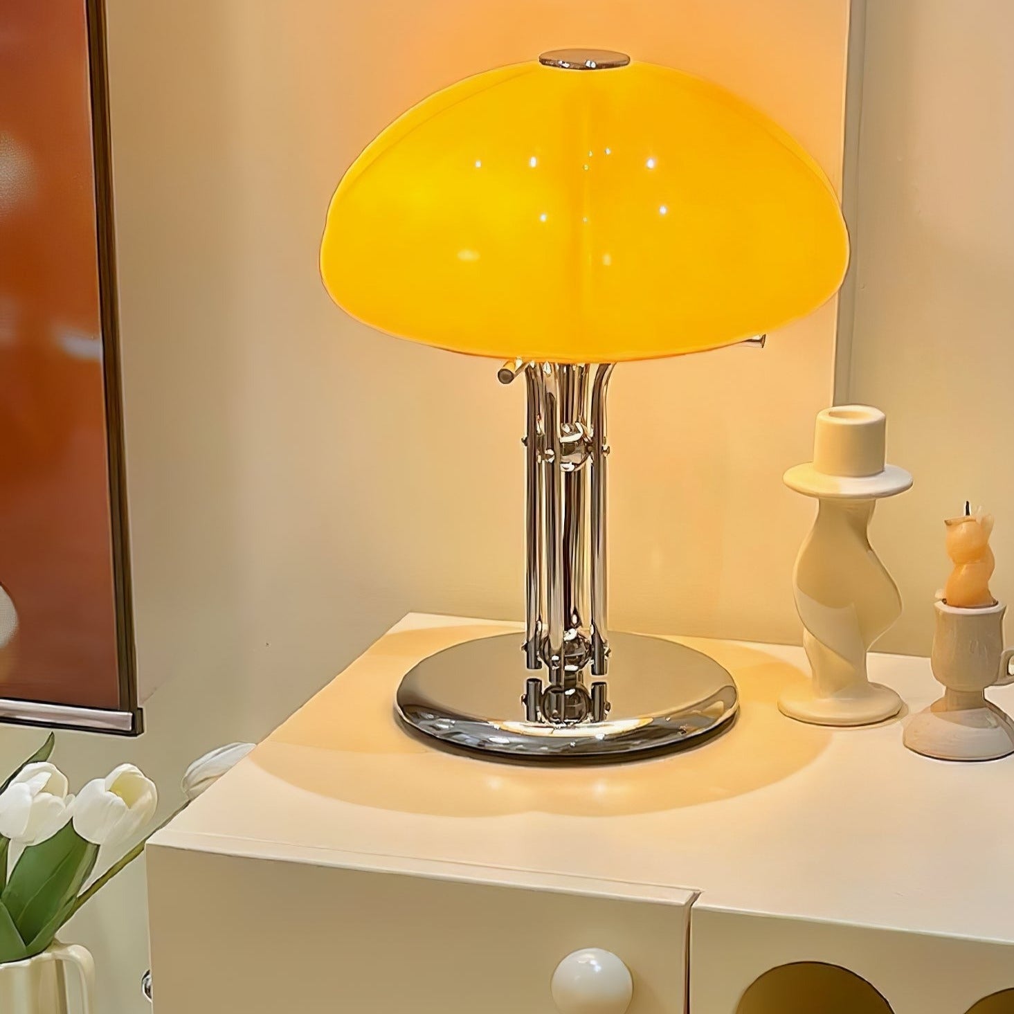 Cresca | Bauhaus Mushroom Table Lamp in Amber Glass | Veisp