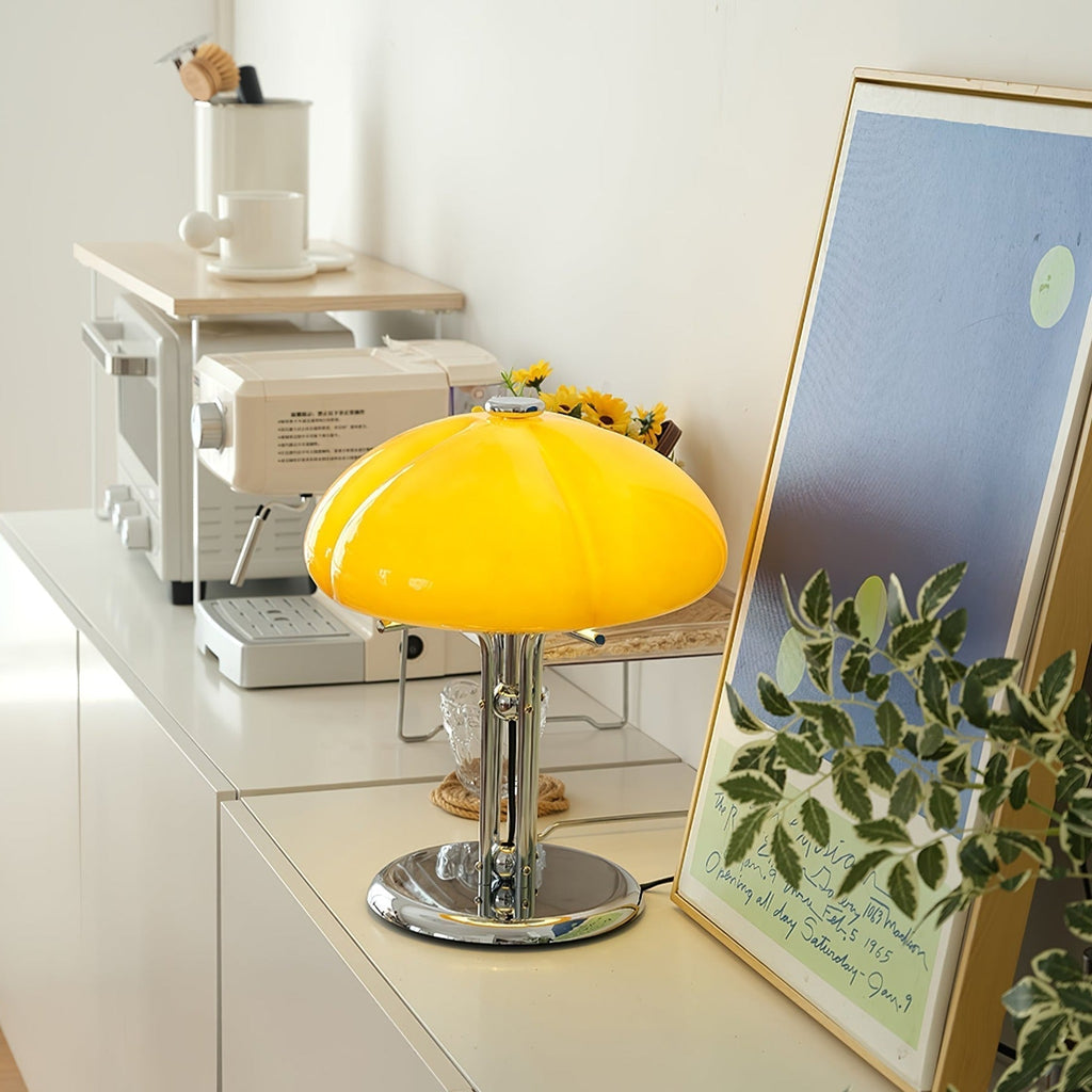 Cresca | Bauhaus Mushroom Table Lamp in Amber Glass | Veisp