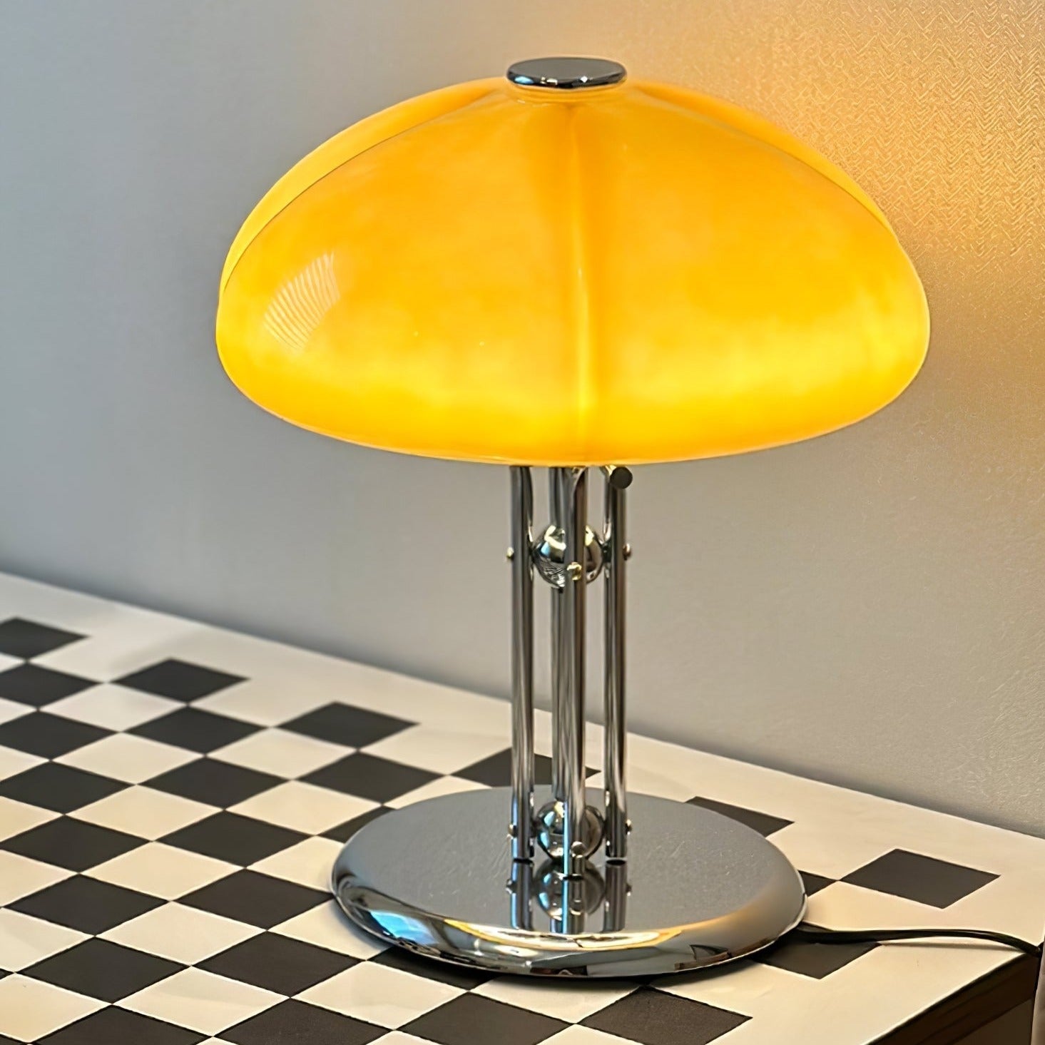 Cresca | Bauhaus Mushroom Table Lamp in Amber Glass | Veisp