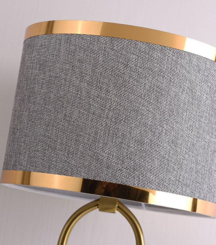 AureoBeam Golden Desk Lamp With Retro Postmodern Style | Veisp