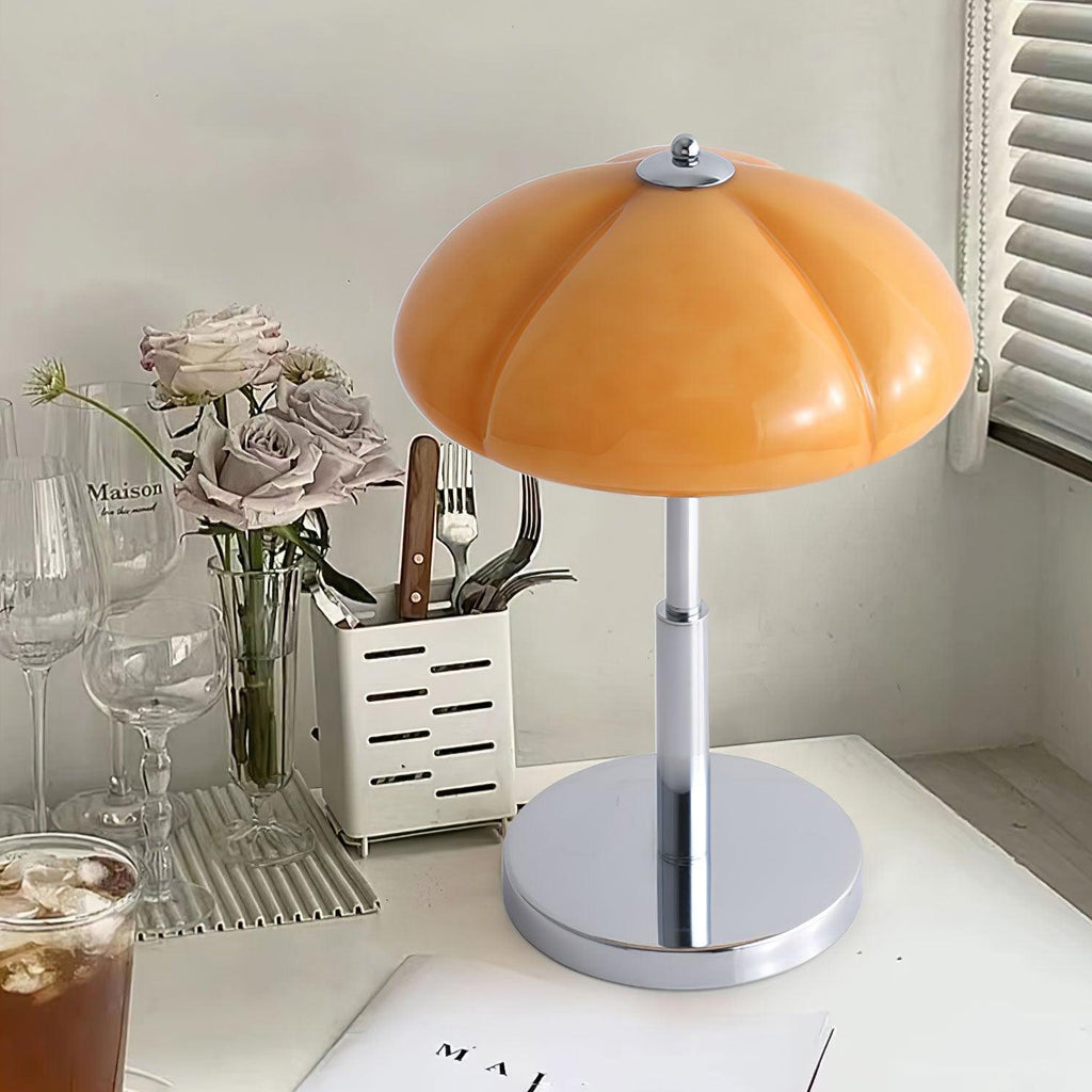 Cresca | Bauhaus Mushroom Table Lamp in Amber Glass | Veisp