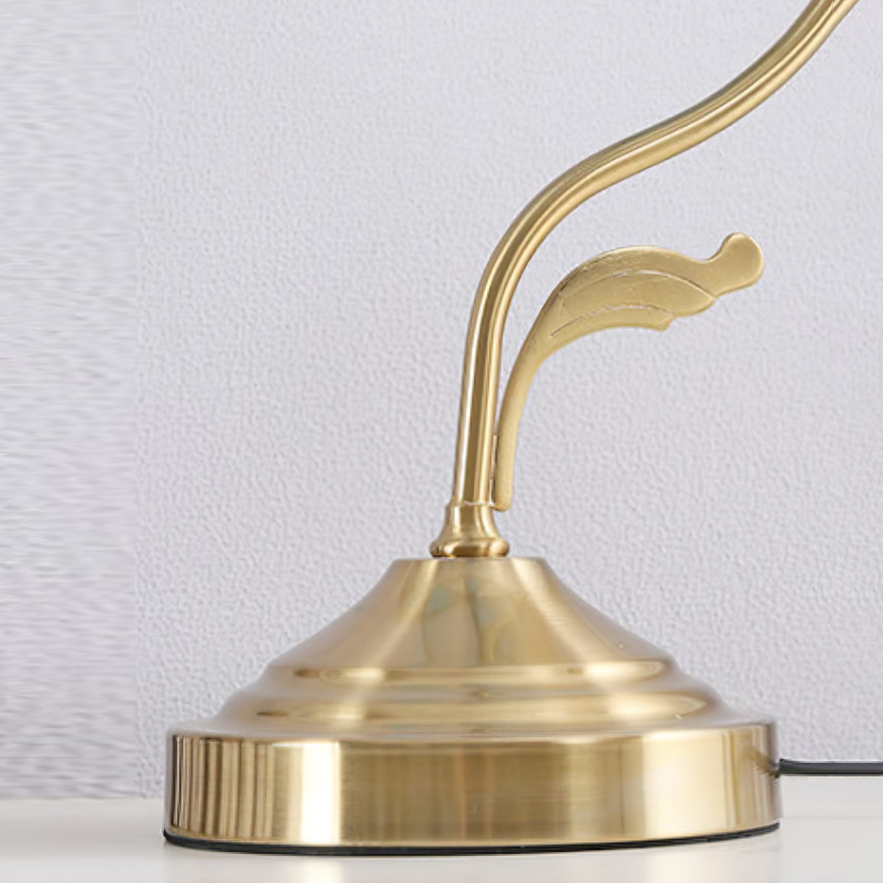 LioraBloom | Floral Glass Table Lamp, Luxurious Home Accent | Veisp