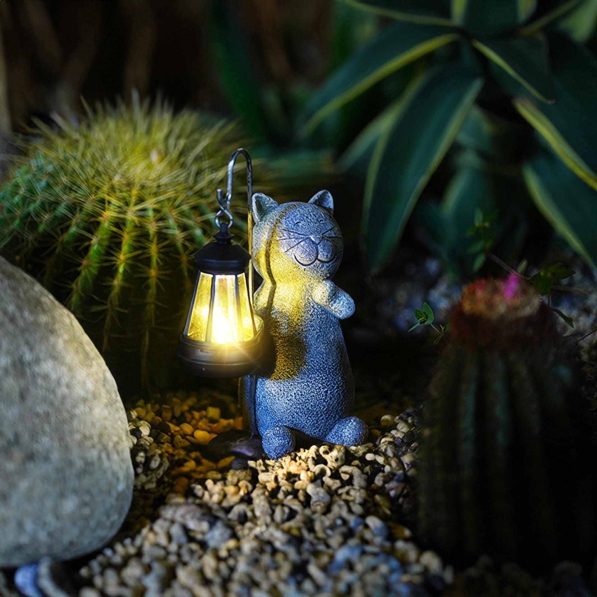 SolaraCat | Solar Golden Cat Garden Lamp With Warm Glow | Veisp